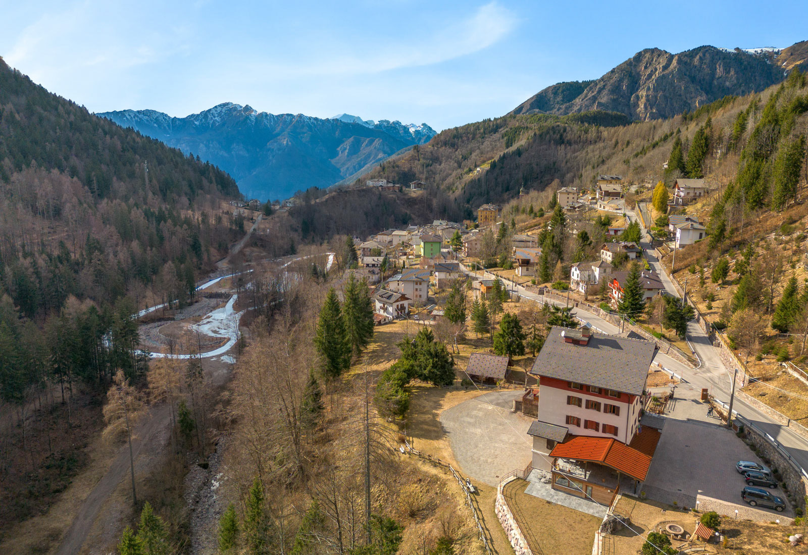 Borgo di montagna dall'alto